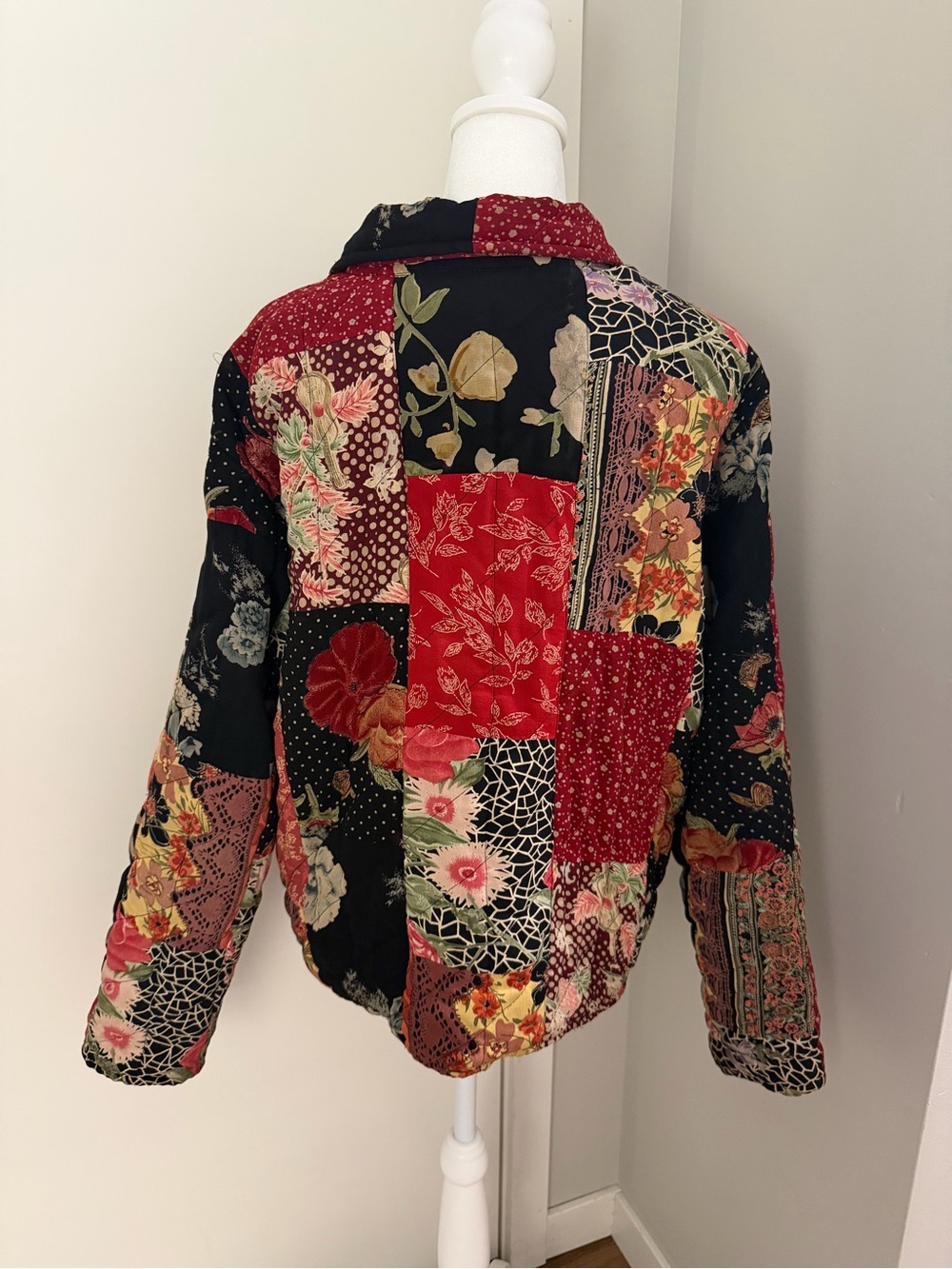 Vintage Patchwork Floral Quilted Jacket - Red & Black Multicolor - Picture 2 of 9